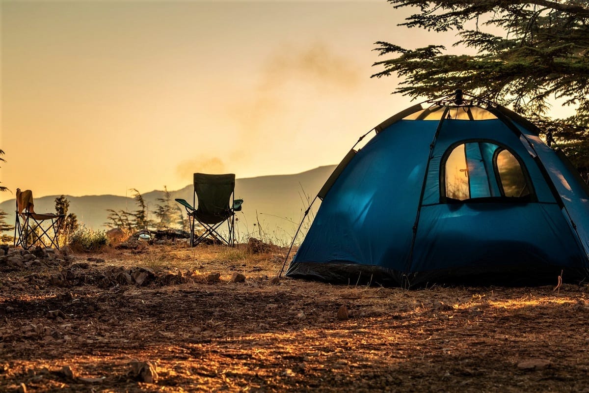 Equipamento essencial para seu acampamento de primavera e verão