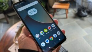 Este telefone Android de US $ 99 não é o Pixel 9 Pro, mas tem desempenho melhor do que aparelhos com o dobro do preço