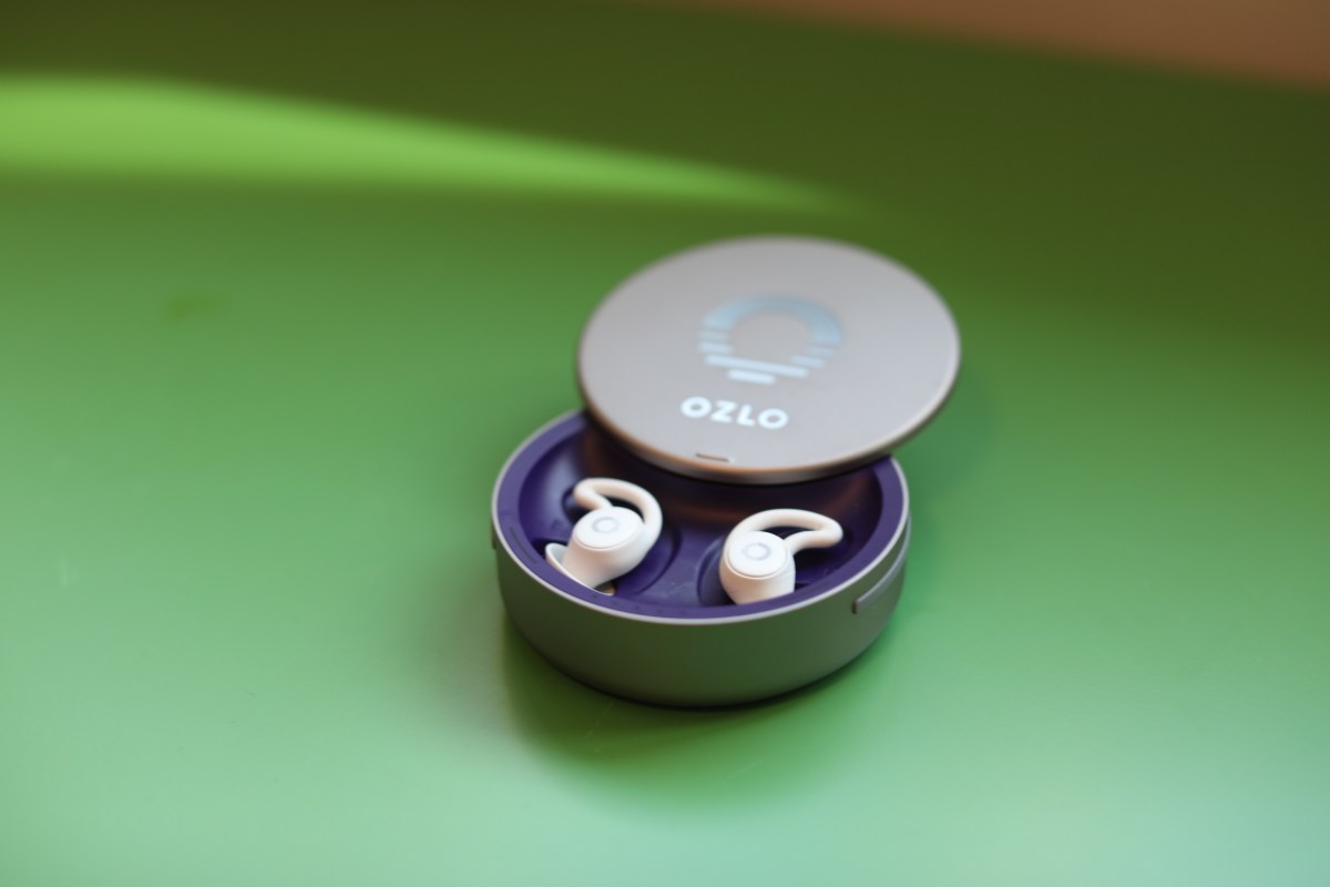 À medida que os Sleepbuds de Ozlo vão à venda, a empresa arrecada fundos para o tratamento do zumbido