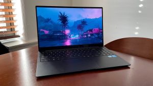 Este laptop leve tem uma das melhores telas que já vi – e é muito acessível