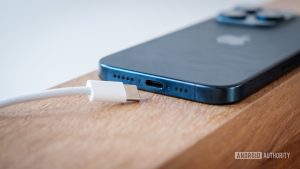 Um ano depois, a Apple falhou no USB-C (assim como todo mundo)