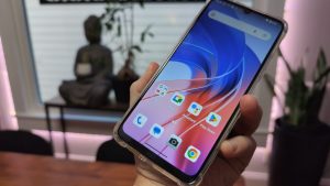 Um dos melhores telefones Android baratos que testei não é Samsung ou OnePlus