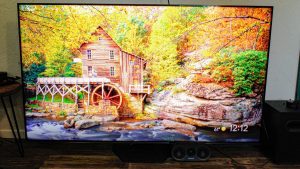 Uma das melhores TVs QLED que testei não é fabricada pela TCL ou Samsung (e está à venda)