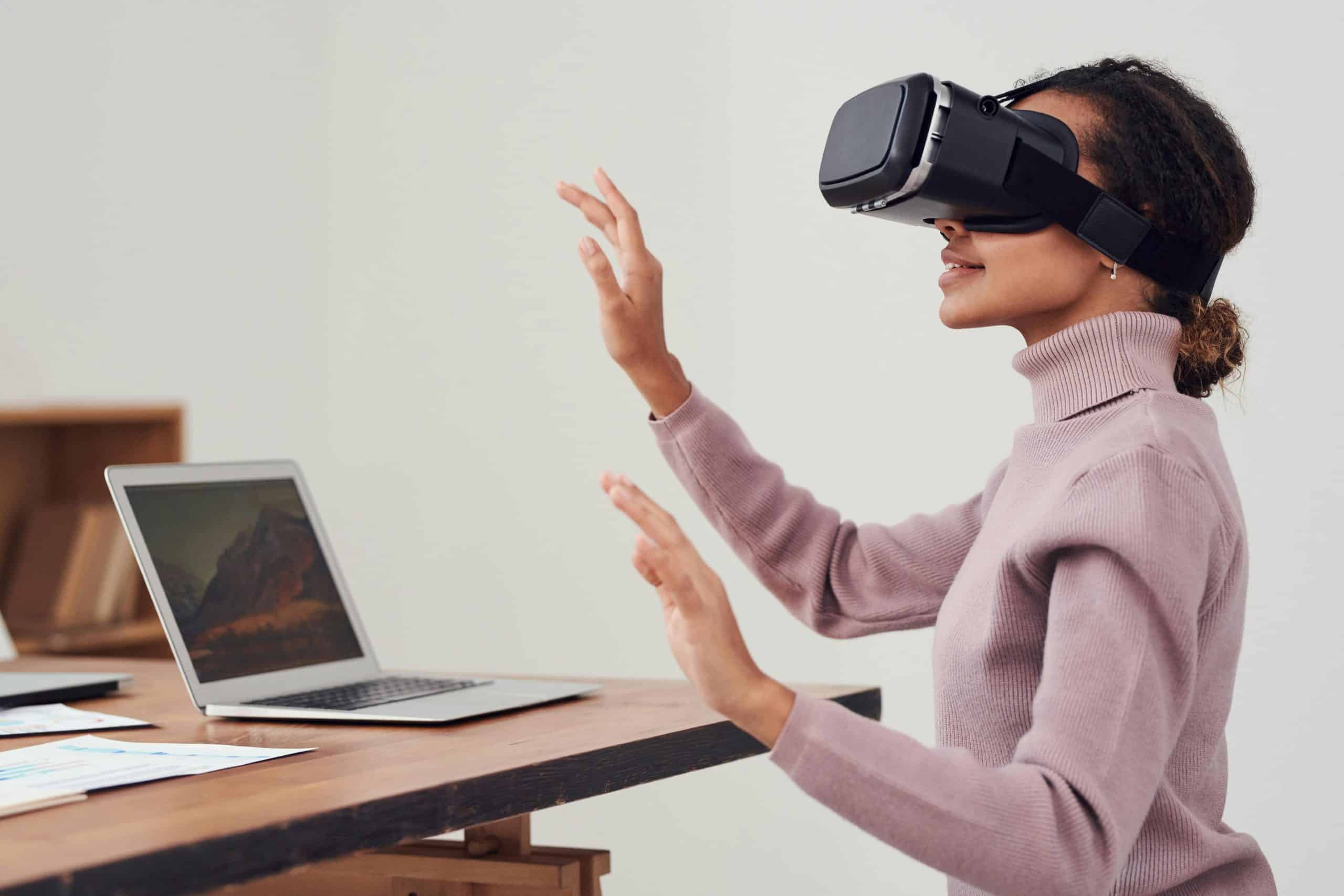 Usos emergentes da tecnologia de realidade virtual em vários campos