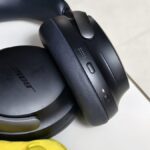 Viajo com os fones de ouvido QuietComfort Ultra da Bose em vez do Sony XM5. Aqui está o porquê