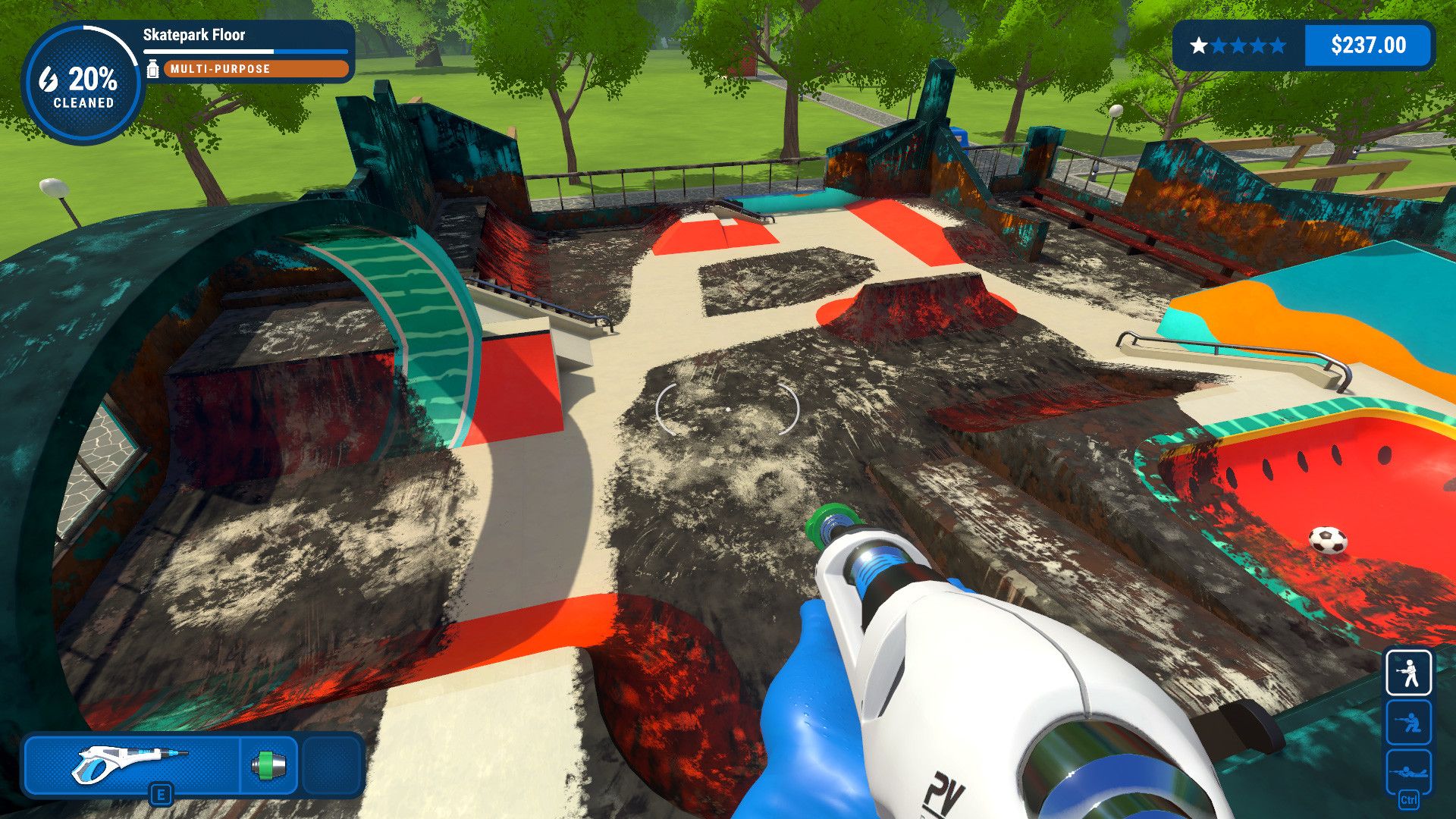 Limpando uma pista de skate no Powerwash Simulator.