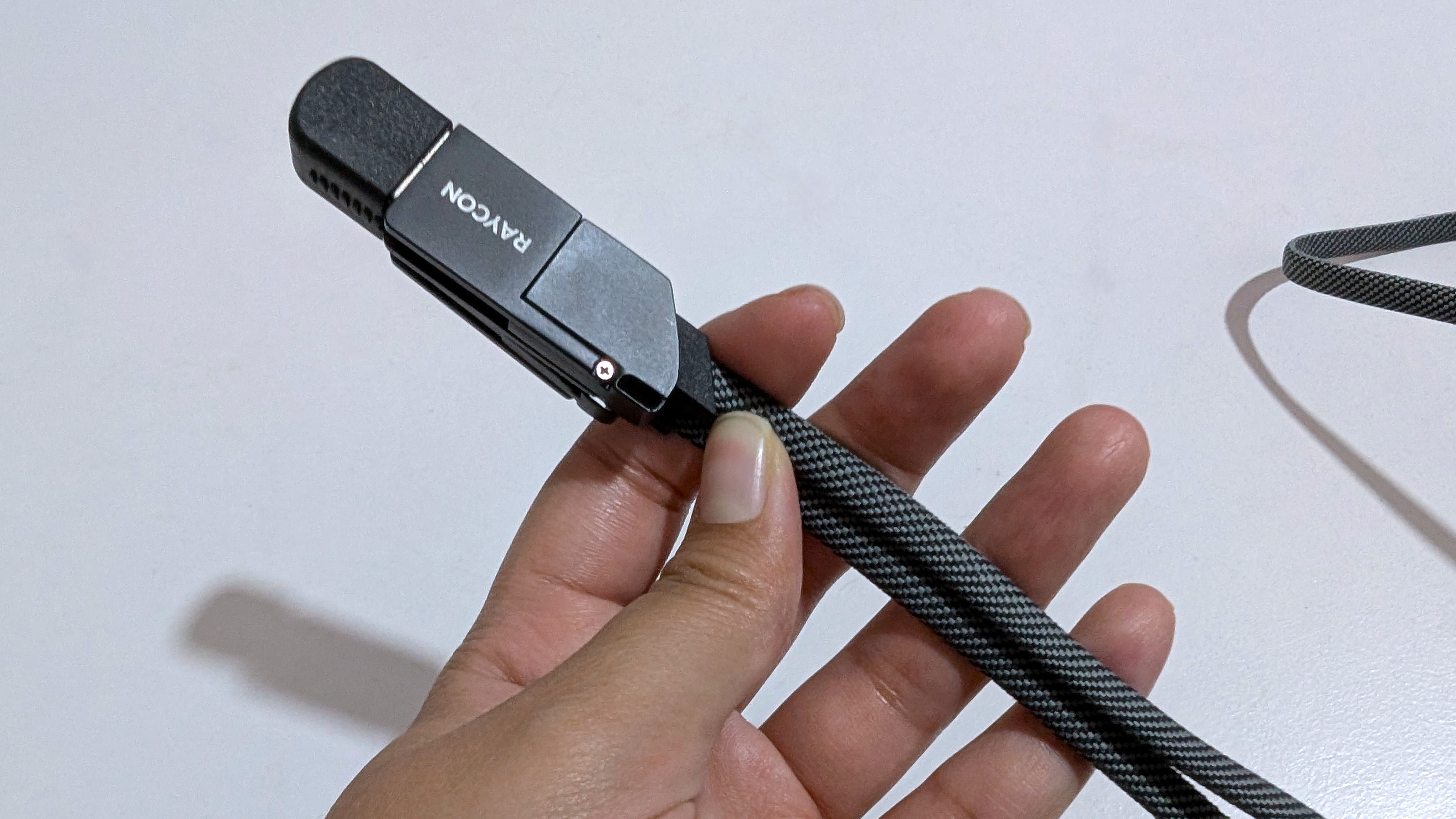 Cabo USB-C trançado de náilon Raycon