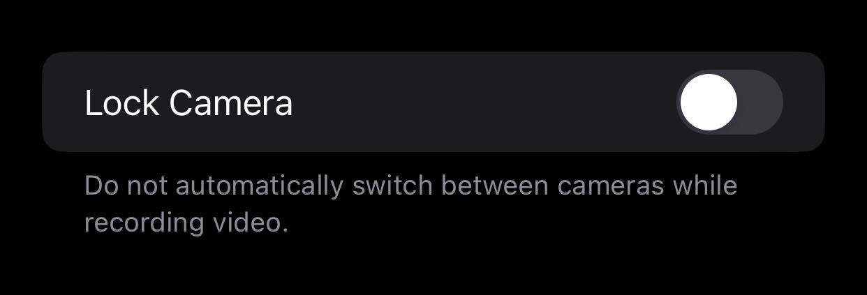 Ativando o recurso de bloqueio de câmera nas configurações do iPhone.