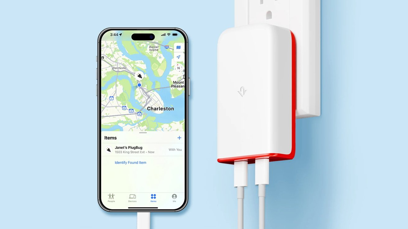 Smartphone exibindo um mapa conectado a um adaptador de tomada de parede branco e vermelho com dois cabos de carregamento, contra um fundo azul claro.