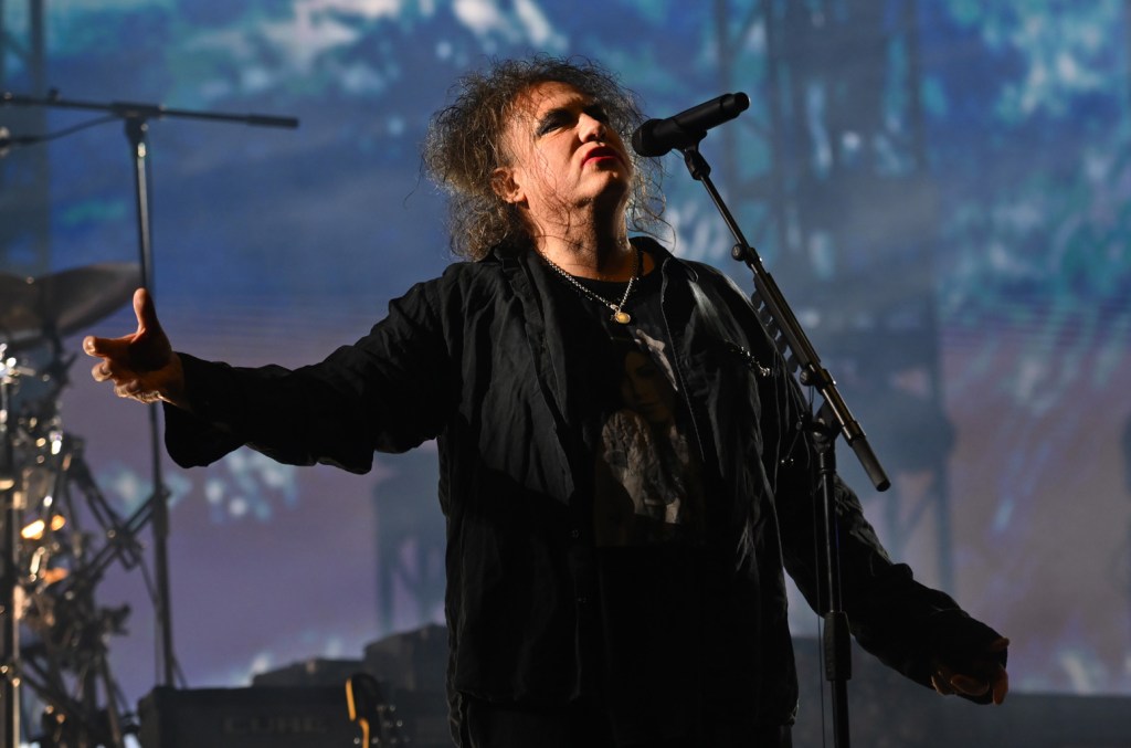 The Cure toca 'Songs of a Lost World' no show em Londres: melhores momentos