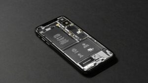 Pixel, Galaxy, iPhone: uma visão prática da reparabilidade em 2024