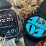 O Apple Watch Ultra 2 (esquerda) e o Samsung Galaxy Watch 6 Classic (direita) lado a lado