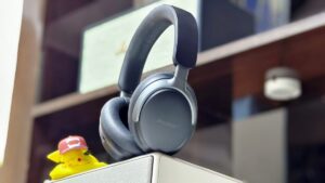 Viajo com os fones de ouvido QuietComfort Ultra da Bose, e não com o Sony XM5. Aqui está o porquê