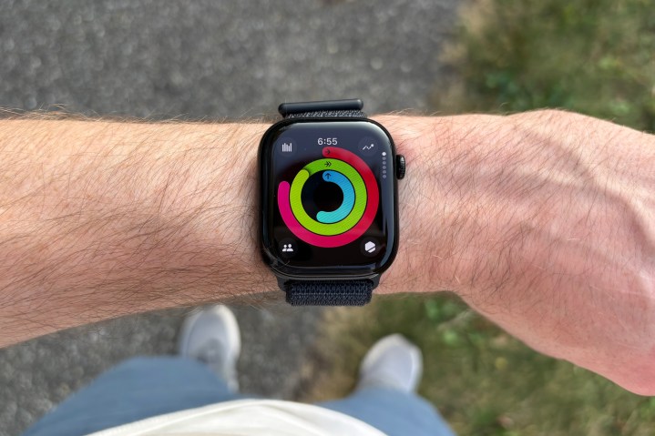 Anéis de atividade no Apple Watch Series 10.