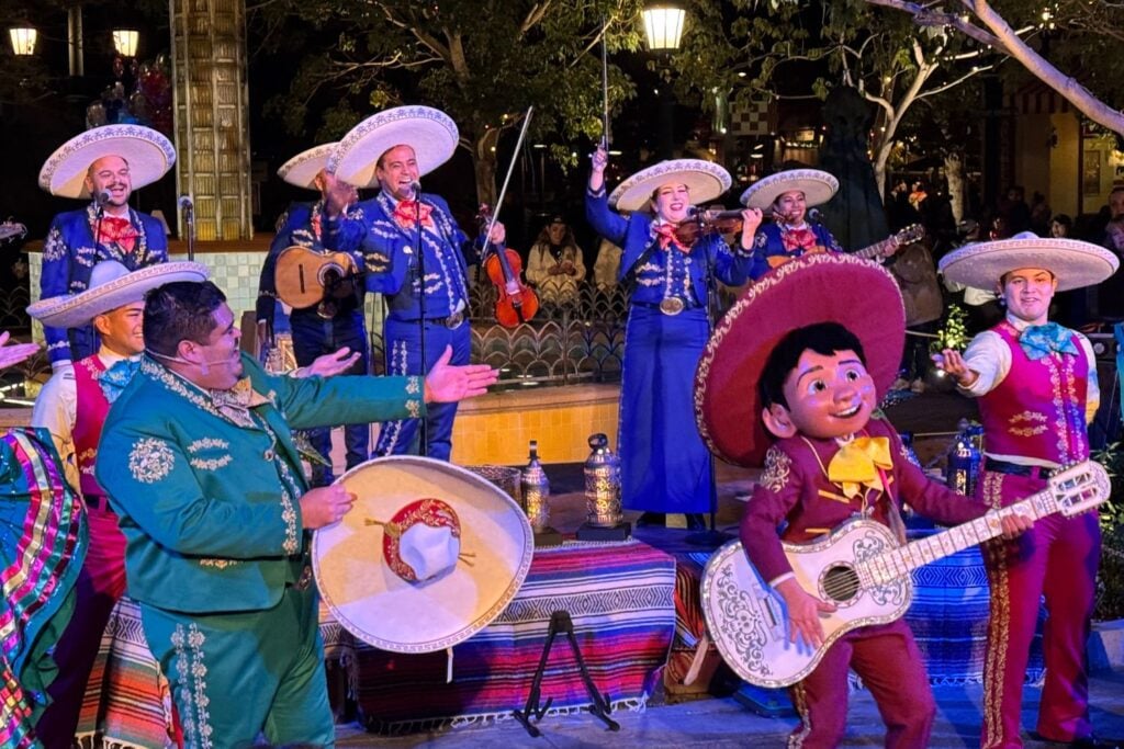 Pixar Coco Disneyland Festival dos feriados