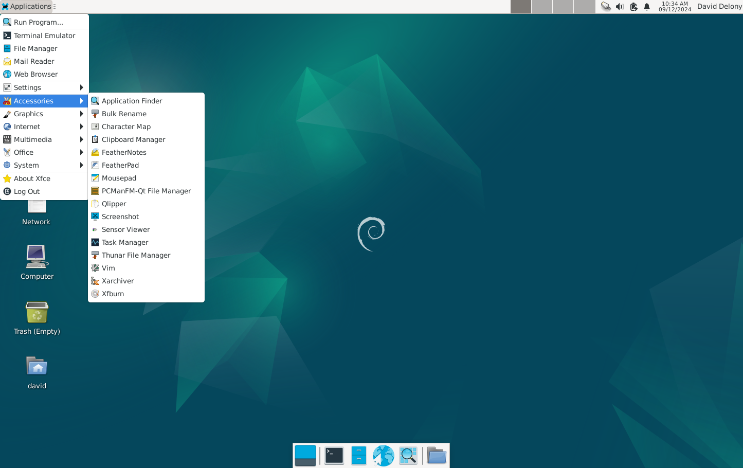 Xfce "Acessórios" menu sendo acessado na parte superior da tela.