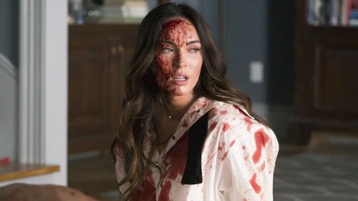 Megan Fox está ensanguentada em Till Death.