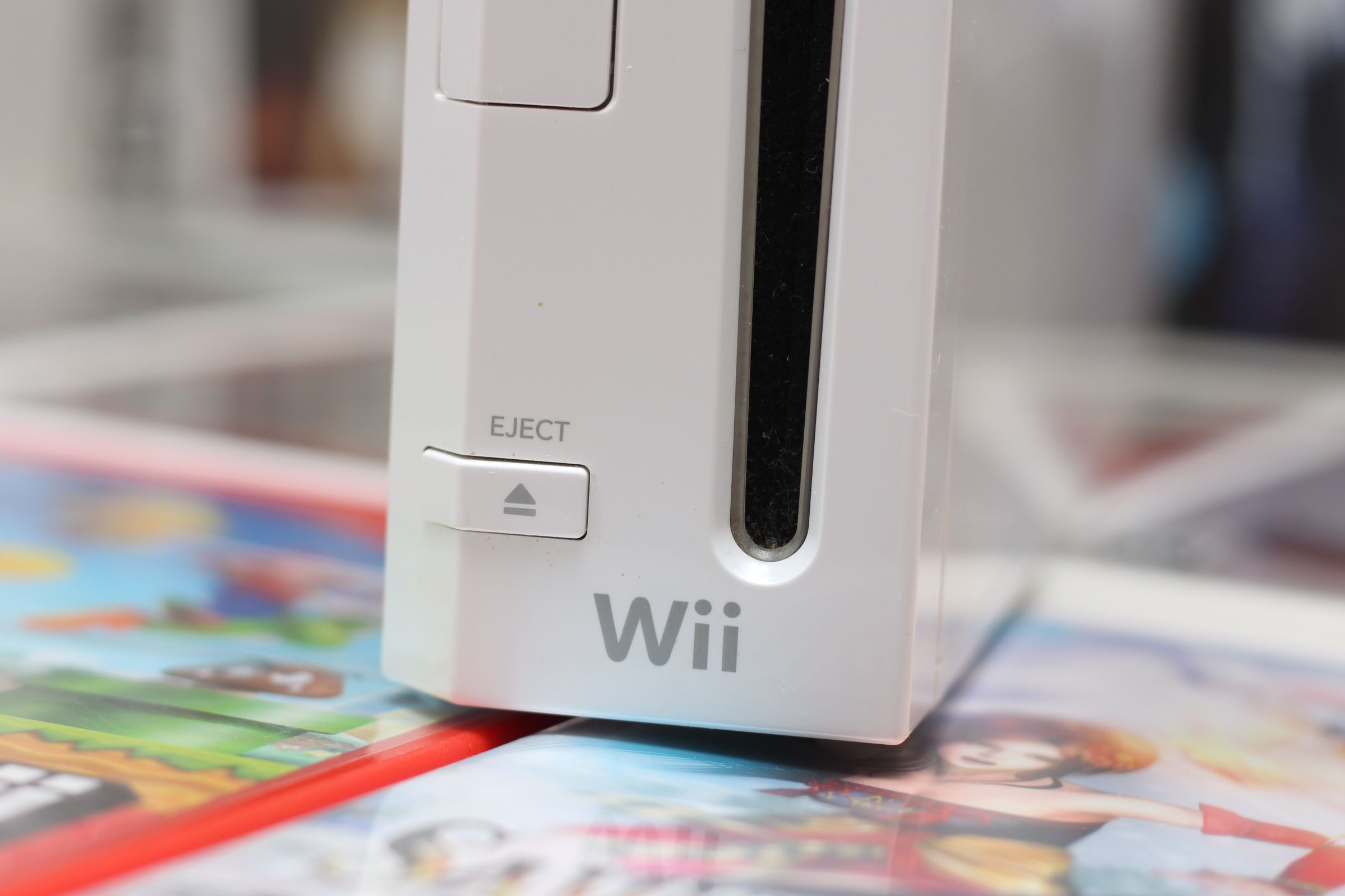 Um console Nintendo Wii em branco.