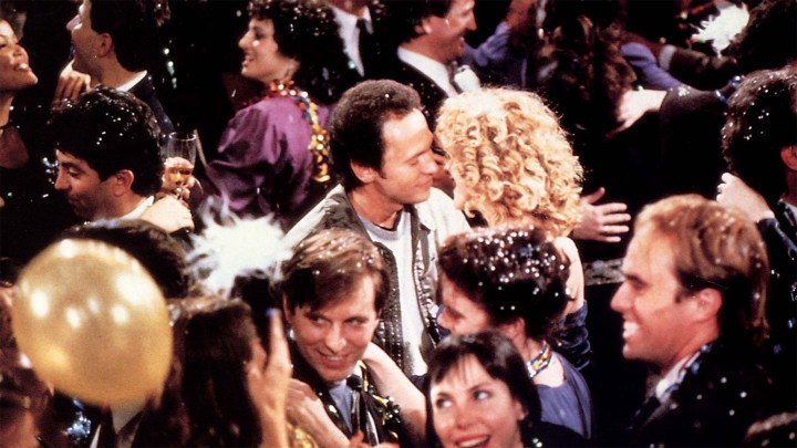 As pessoas comemoram a véspera de Ano Novo em When Harry Met Sally.