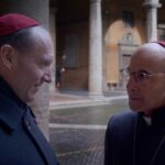 Ralph Fiennes e Stanley Tucci interpretam cardeais no conclave papal em