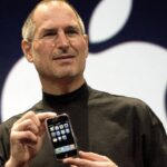 Steve Jobs com iPhone original