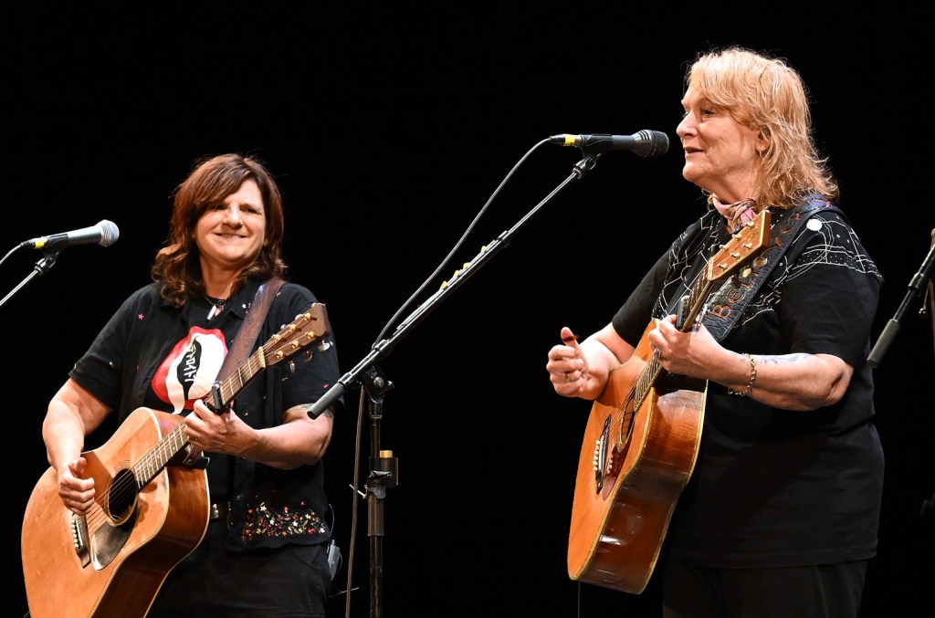 Indigo Girls serão homenageadas no International Folk Music Awards de 2025