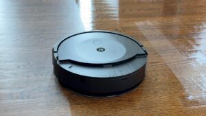 O Roomba faz o melhor aspirador de robô? Testei seu modelo mais recente e vale cada centavo