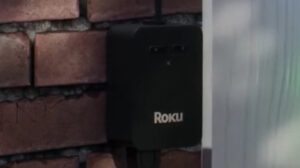 O que são plugues inteligentes Roku e como funcionam?