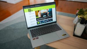 Substituí meu MacBook Pro M4 por um laptop Acer que custa centenas de dólares a menos - e não me importei