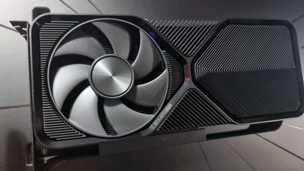 Nvidia GeForce RTX 4070 Super - foto lateral