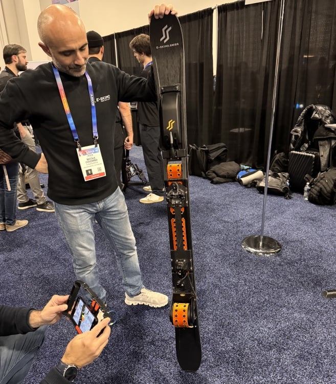 E-SKIMO ski at CES