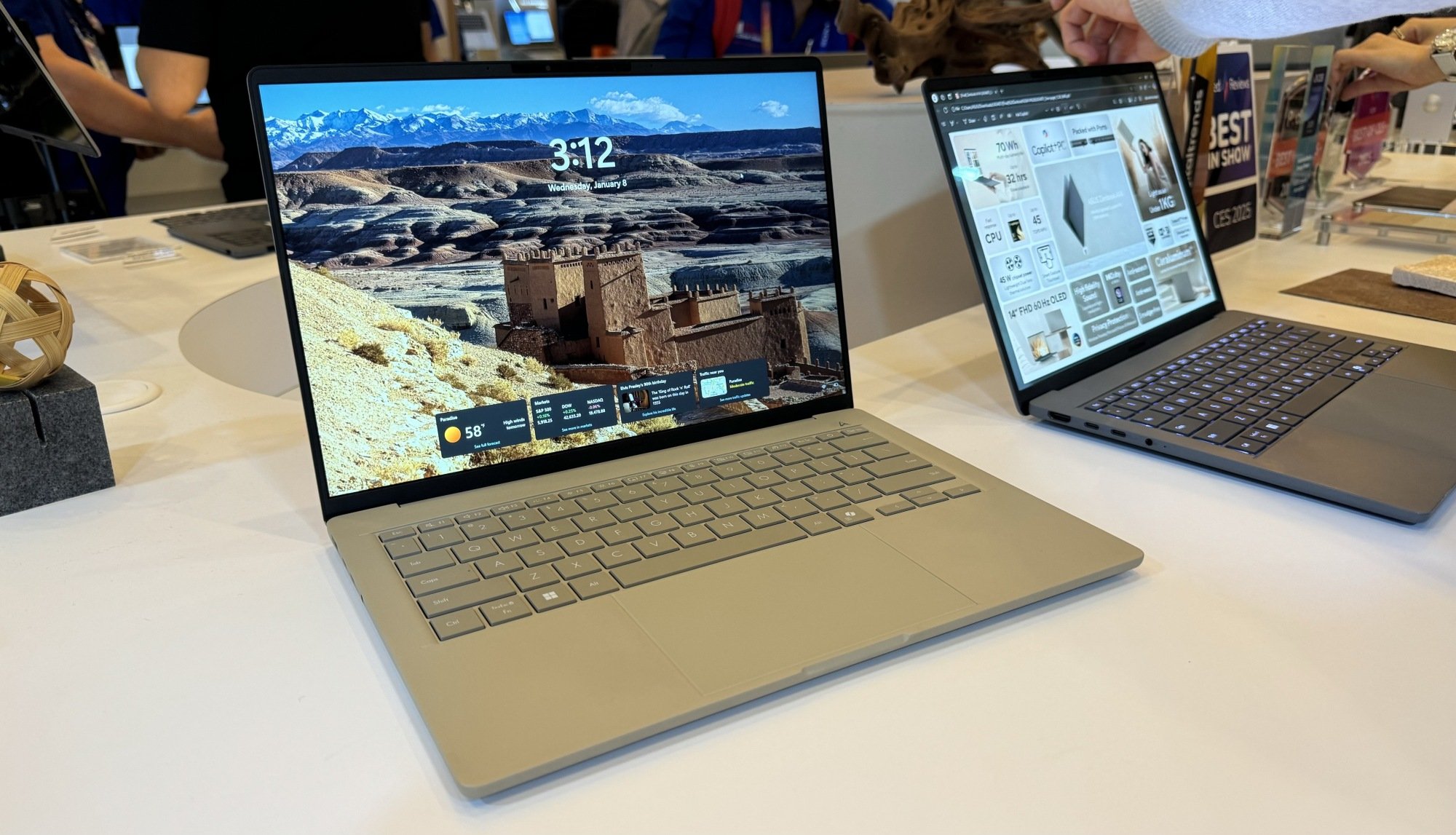 o asus zenbook a14 em ces 2025