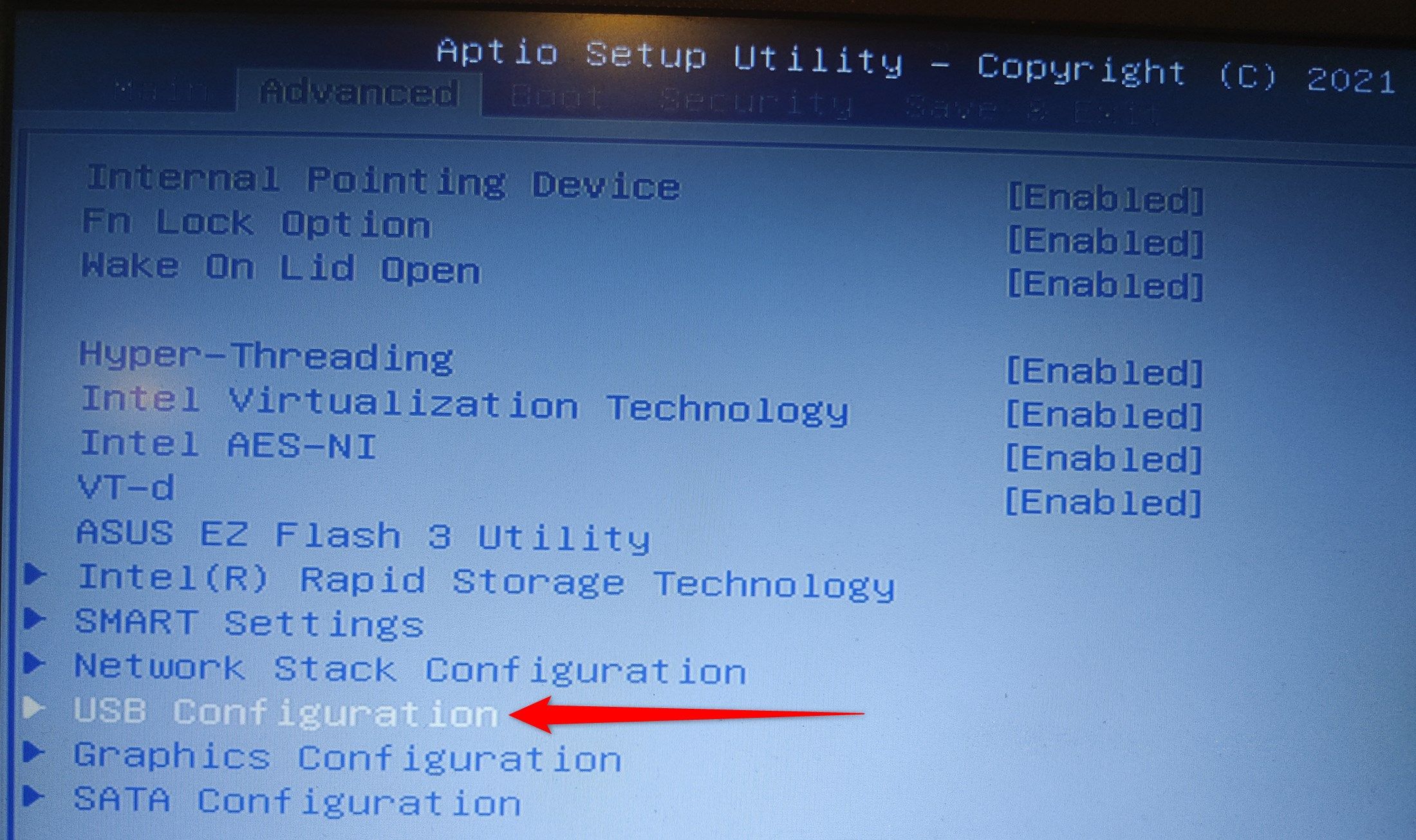 "Configuração USB" destacado no BIOS.