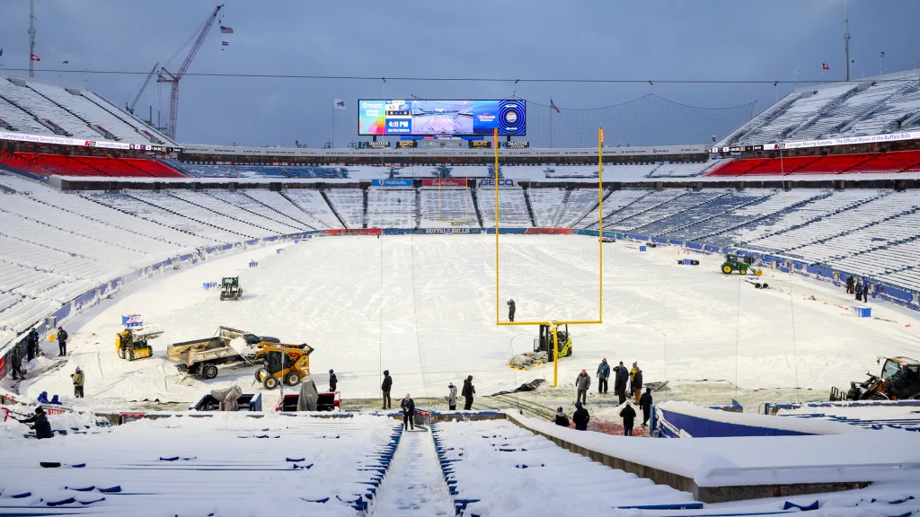 Como os times da NFL usam tecnologia tradicional para descongelar seus campos de futebol congelados