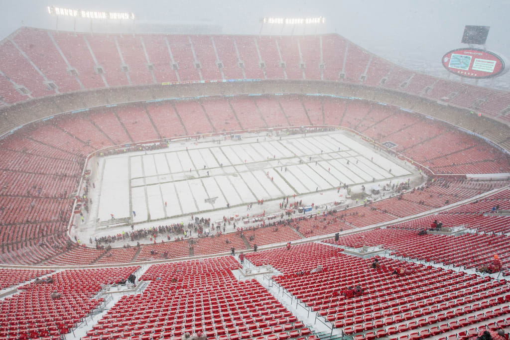 Como os times da NFL usam tecnologia tradicional para descongelar seus campos de futebol congelados