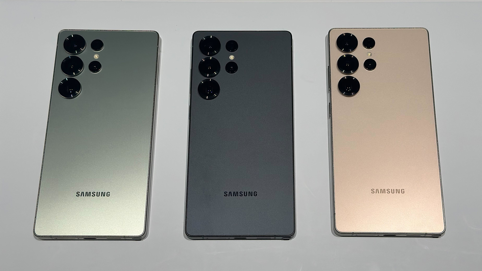 As três cores exclusivas do Galaxy S25 Ultra da Samsung.com