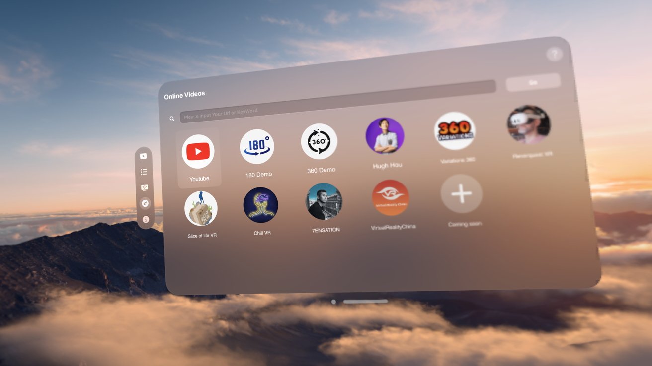 Interface de usuário VR exibindo uma grade de aplicativos de vídeo e ícones, sobrepondo uma vista panorâmica da montanha com um céu nublado suave ao nascer ou pôr do sol.
