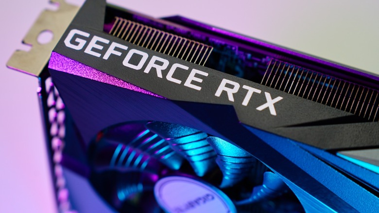 Close de uma placa gráfica GeForce RTX