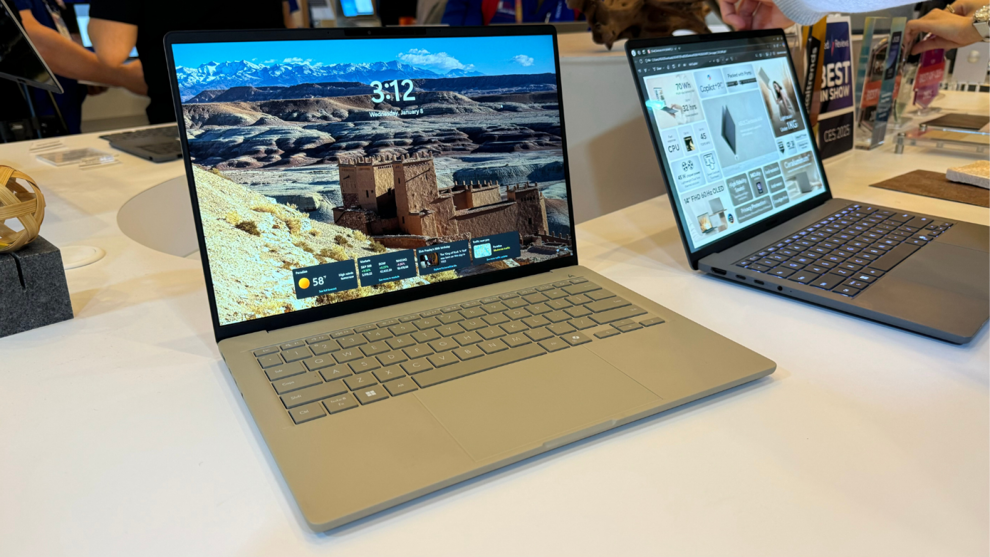 o asus zenbook a14 em ces 2025