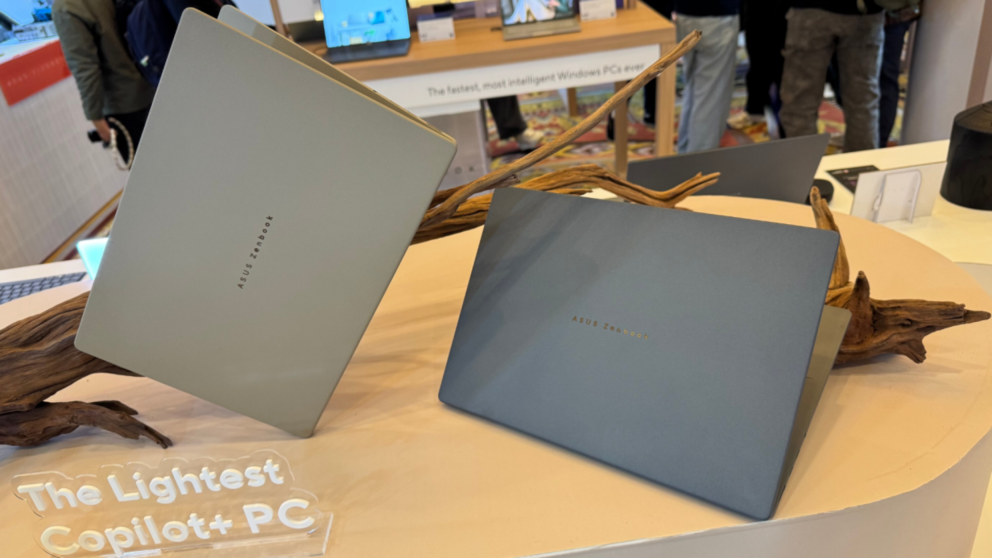 Asus Zenbook A14