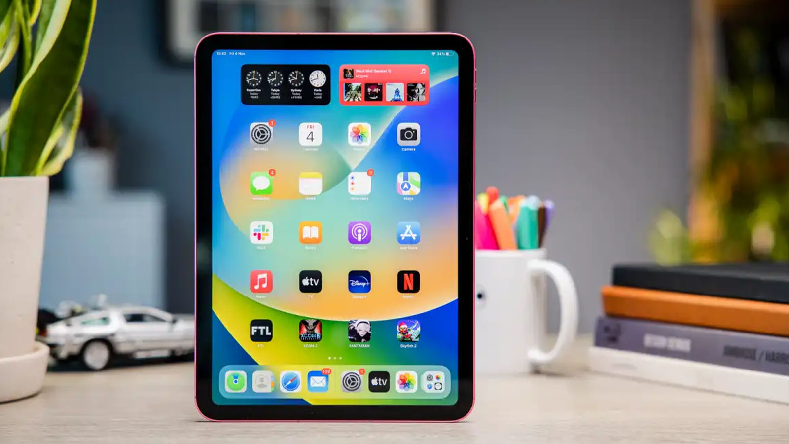 Melhores ofertas do iPad Prime Day 2025 iPad em uma mesa, mostrando a tela